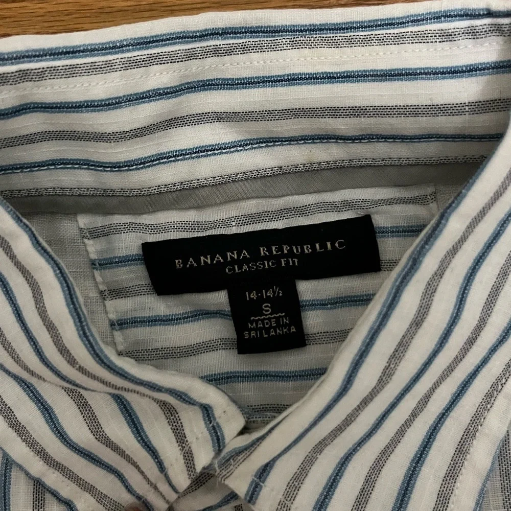 BANANA republic Mens button down Size Small